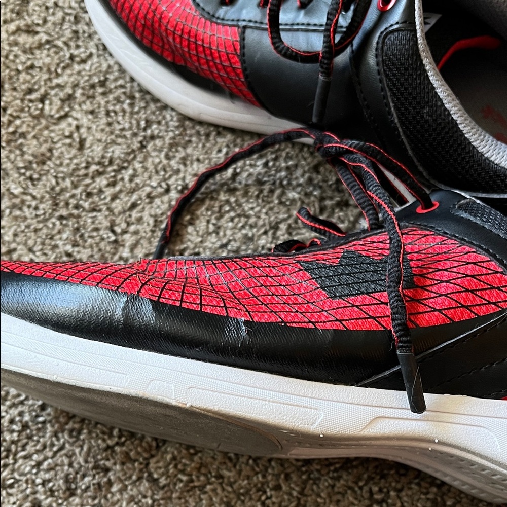 Red and Black Bowling Shoes - Picture 7 of 8